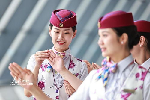 以禮塑形，以儀促行——重慶高鐵乘務團隊開展專項服務禮儀培訓