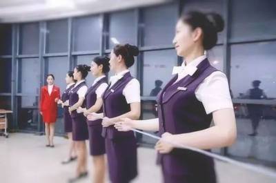 畢業(yè)“禮”記——2014級(jí)禮儀服務(wù)隊(duì)隊(duì)員畢業(yè)記