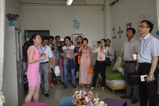 河南省教育廳領(lǐng)導(dǎo)及全省各高校心理健康教育咨詢(xún)中心主任蒞臨我院 1 8 成長(zhǎng)加油站參觀交流